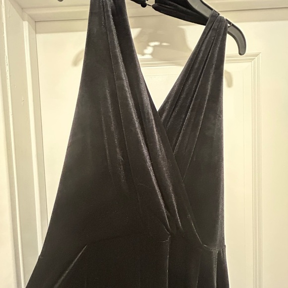 NWT Nine West Velvet Stretch Halter Jumpsuit - Picture 5 of 6